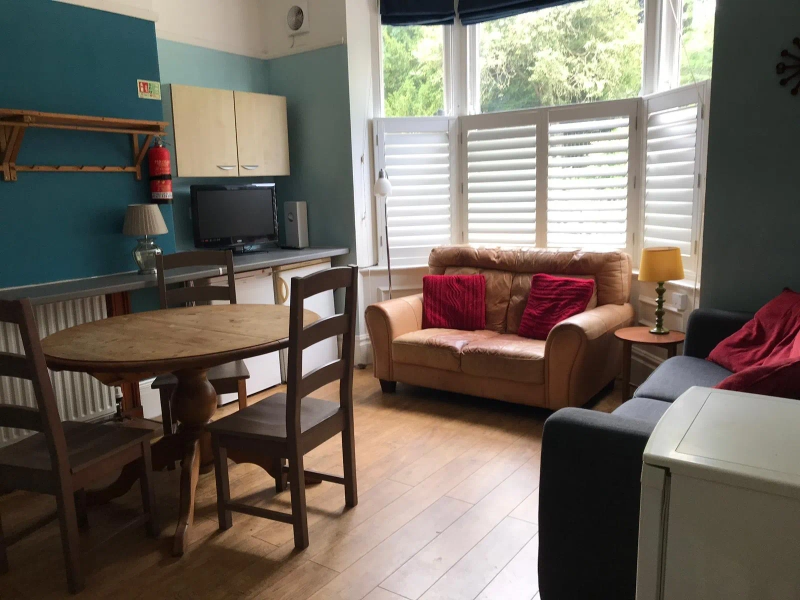 Monks Road, LN2 5JJ - 7 Bed - Thumbnail 2